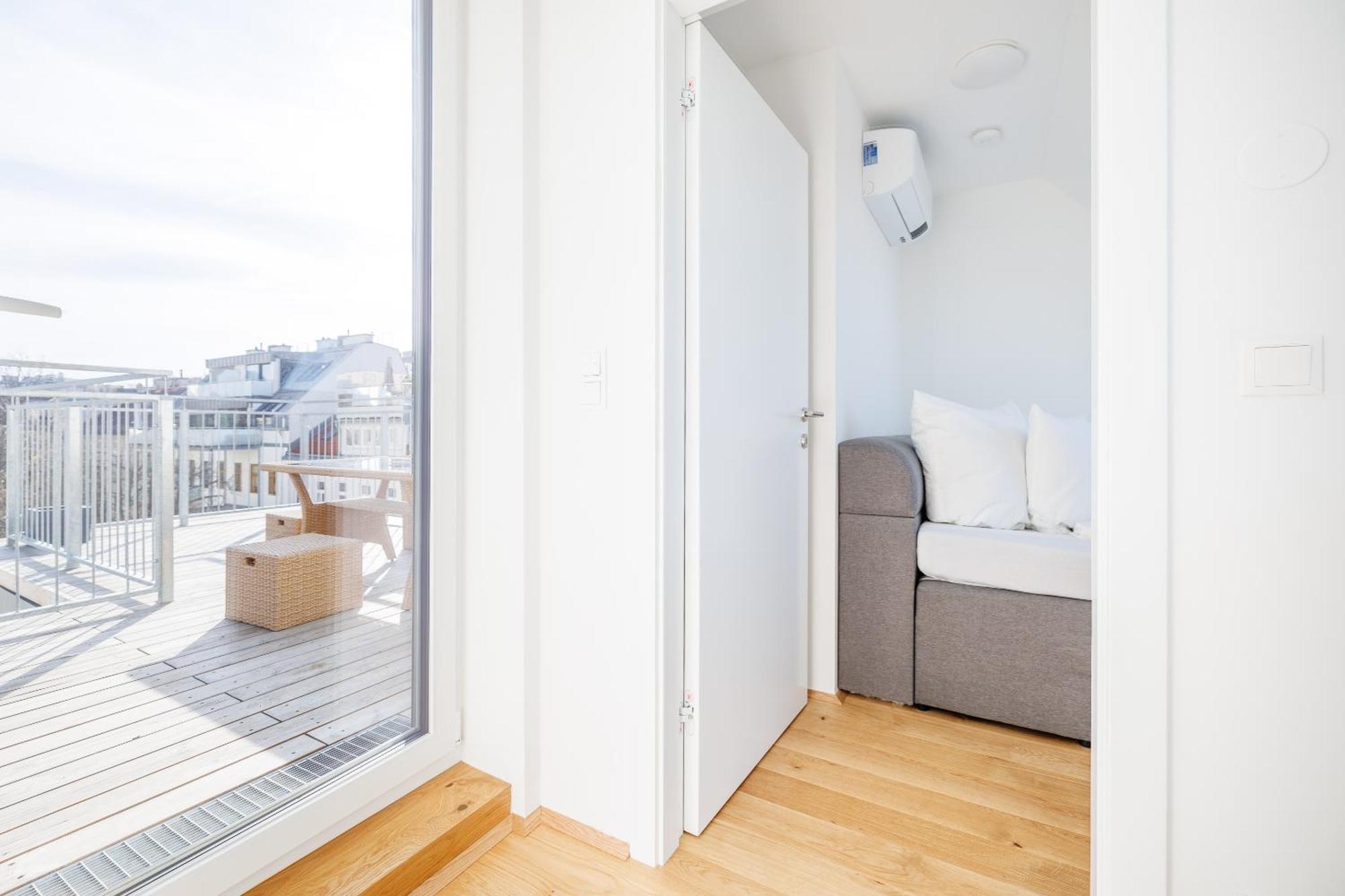 Symphony Apartments 38 - Modern Loft With Terrace And Grill In Central Location Bécs Kültér fotó