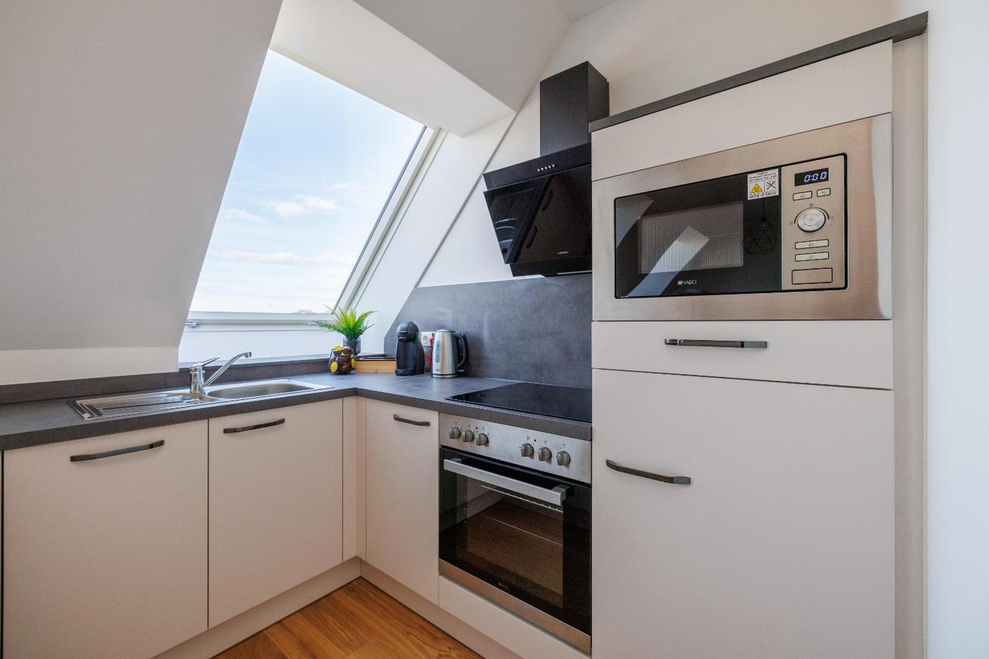Symphony Apartments 38 - Modern Loft With Terrace And Grill In Central Location Bécs Kültér fotó