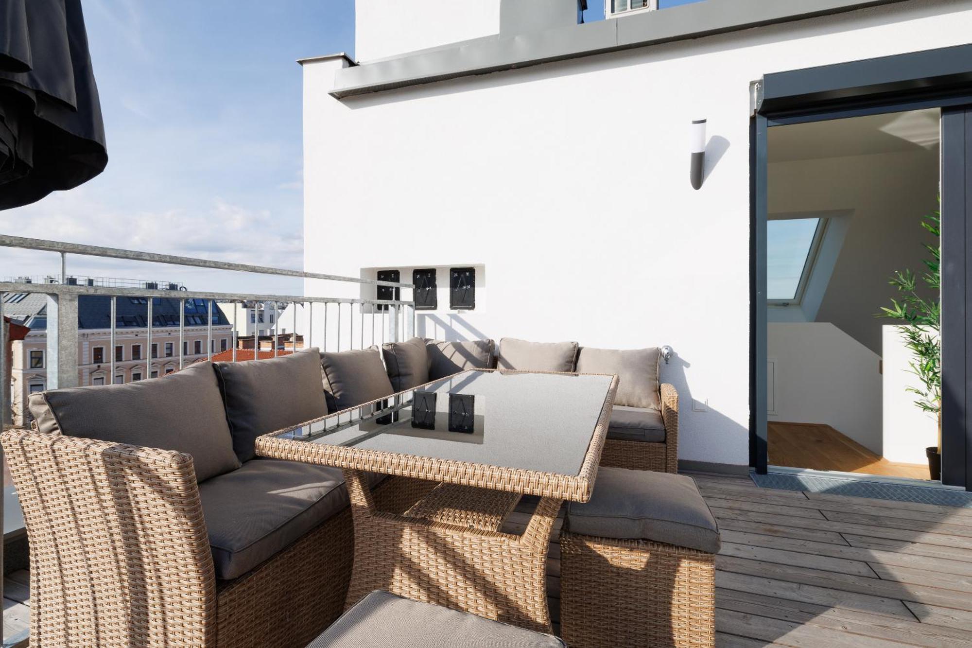 Symphony Apartments 38 - Modern Loft With Terrace And Grill In Central Location Bécs Kültér fotó