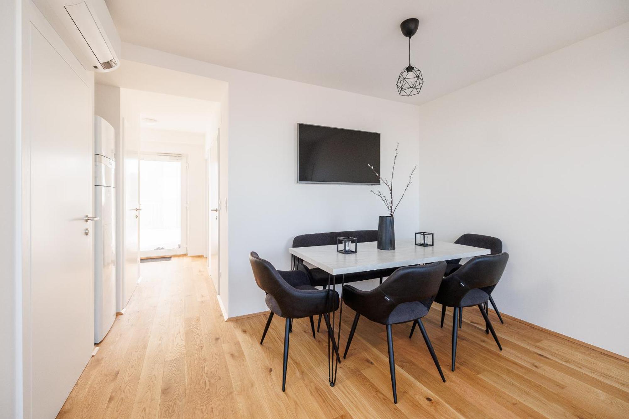 Symphony Apartments 38 - Modern Loft With Terrace And Grill In Central Location Bécs Kültér fotó