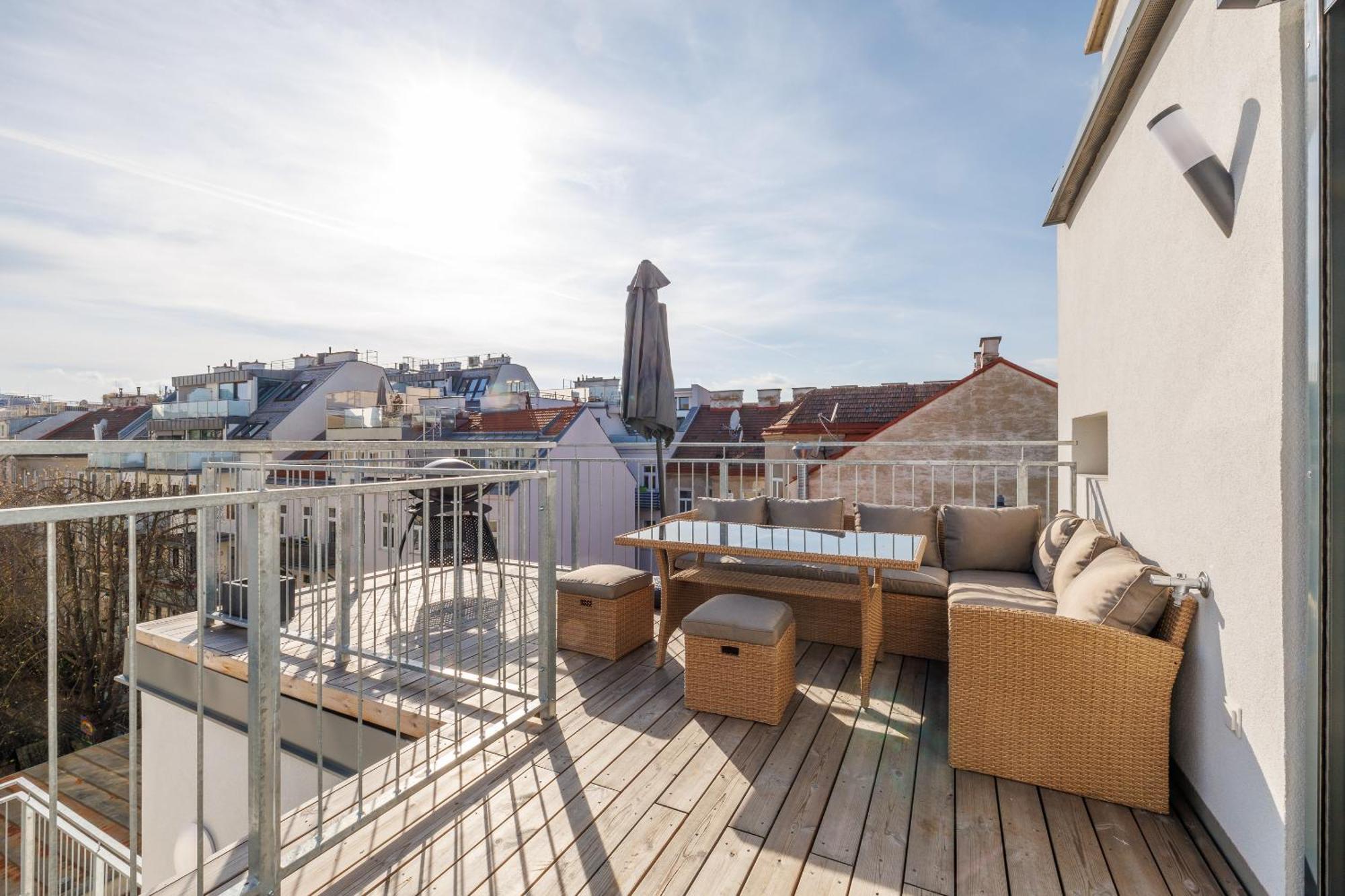 Symphony Apartments 38 - Modern Loft With Terrace And Grill In Central Location Bécs Kültér fotó