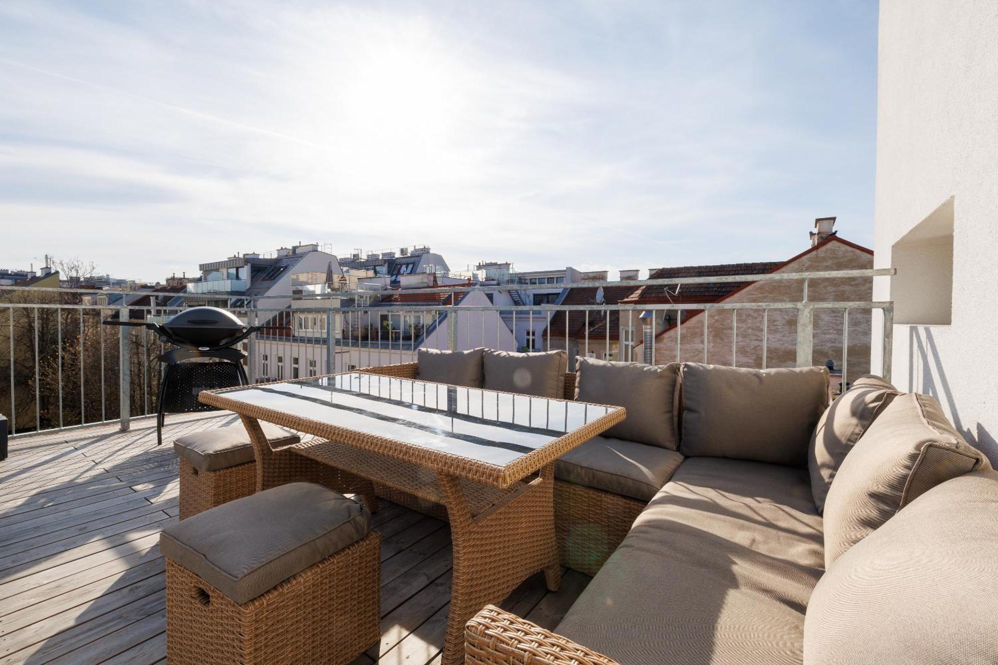 Symphony Apartments 38 - Modern Loft With Terrace And Grill In Central Location Bécs Kültér fotó